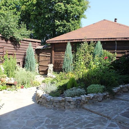 Maetok 4 Pidkovy Motell Podbereztsy Exteriör bild